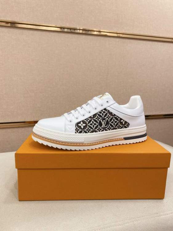 Picture of Louis Vuitton Shoes _SKULVsz38-44hnh072315642